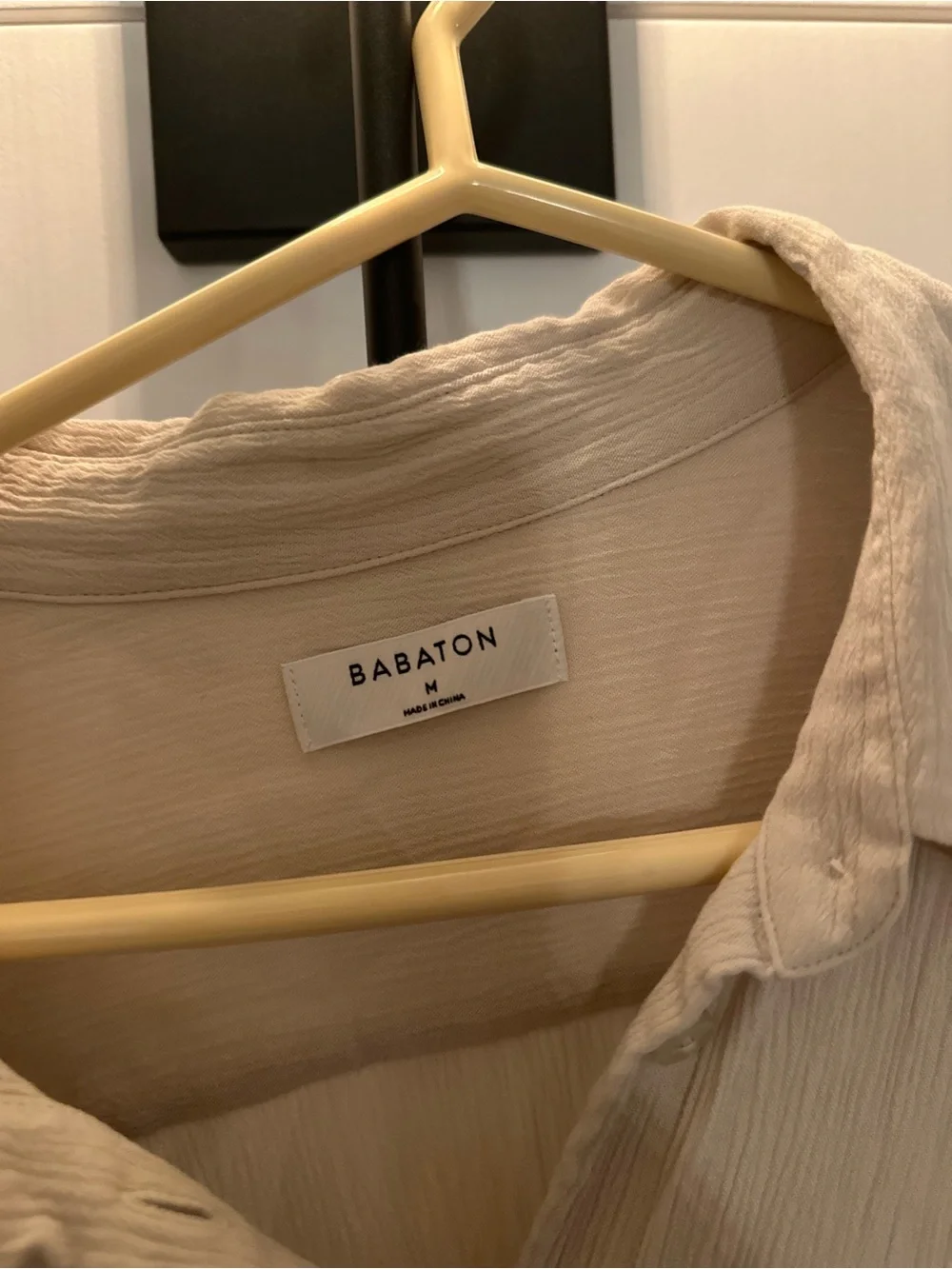 Babaton Soft Cream Crinkled Button-Front Blouse - Picture 3 of 3